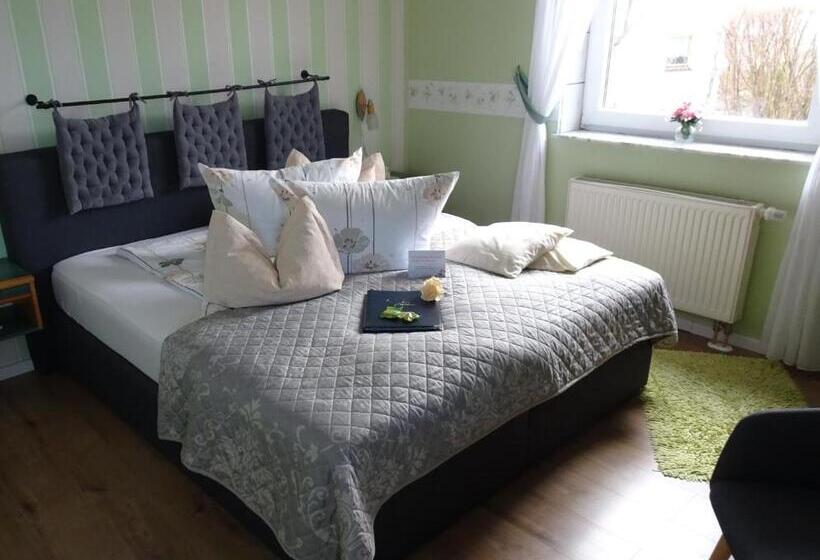Отель Pension Und Apartment Landhaus Fricke