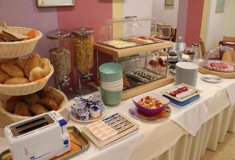 בית מלון כפרי Regina