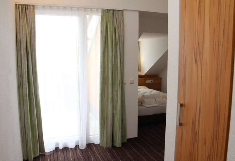 ホテル Schafer Boardinghouse