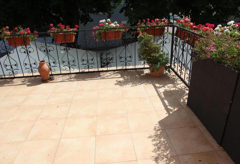 فندق Villa Toscana