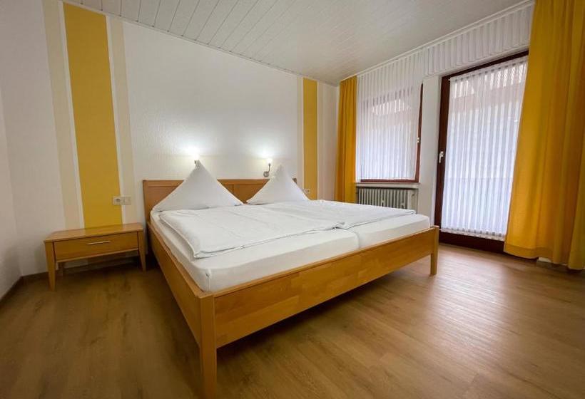 호텔 Weinhaus Hirschen