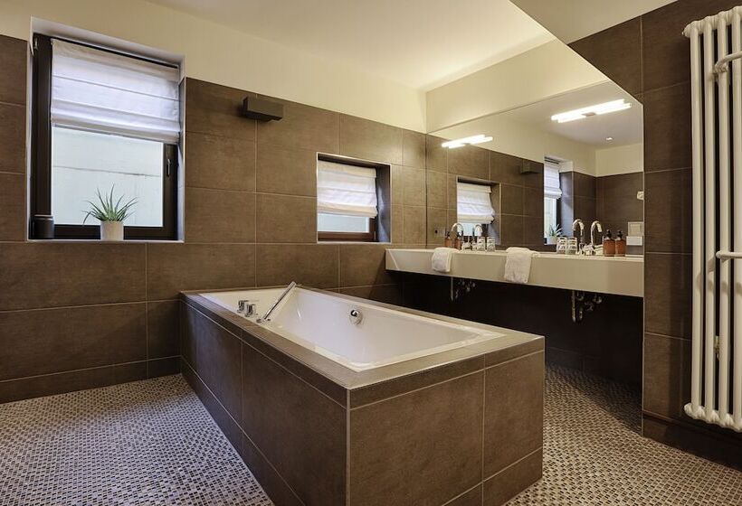 Отель Wiener Botschaft Veitshöchheim By Homekeepers