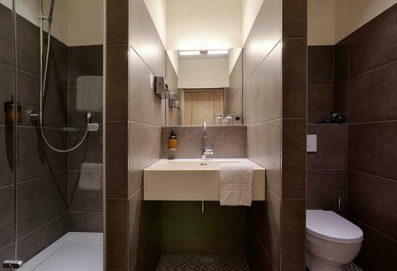 Отель Wiener Botschaft Veitshöchheim By Homekeepers