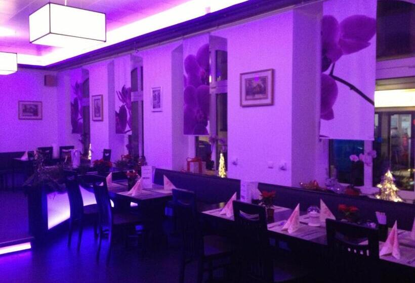 Yumi Hotel Sushi Steaks & Friends