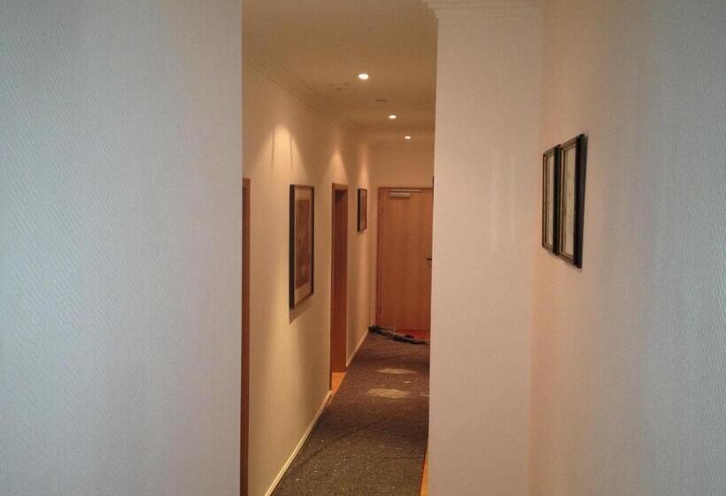 Yumi Hotel Sushi Steaks & Friends