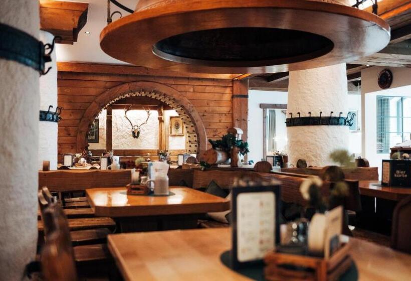 호텔 Zum Goldenen Hirsch