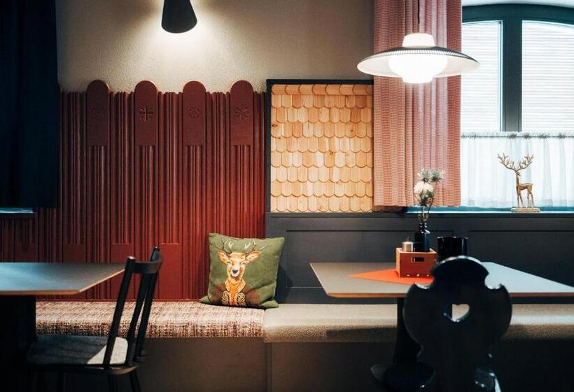 호텔 Zum Goldenen Hirsch