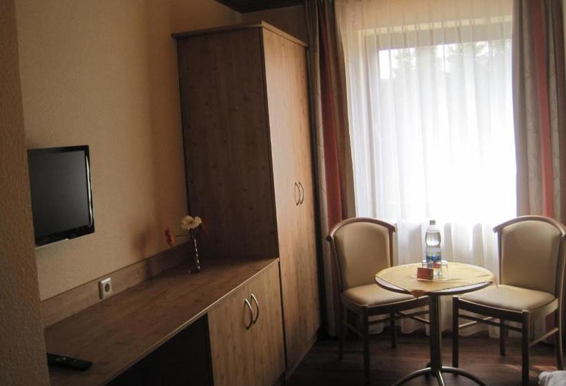 ホテル Ferienpension Zum Hochscheid