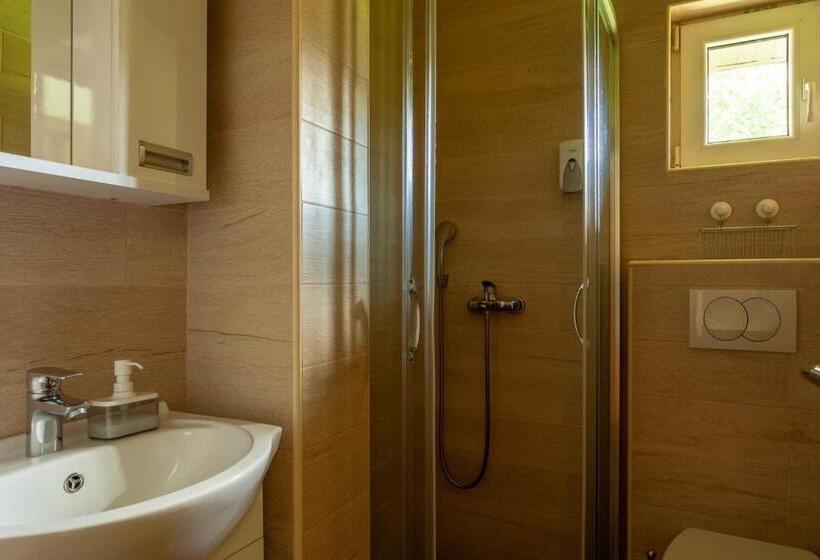 تختخواب و صبحانه Backcountry