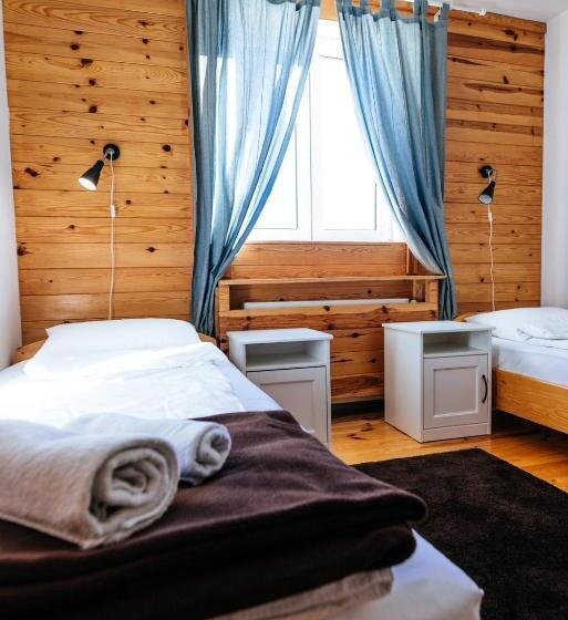 تختخواب و صبحانه Backcountry