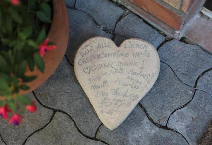 住宿加早餐  Castrum Camping & Pension