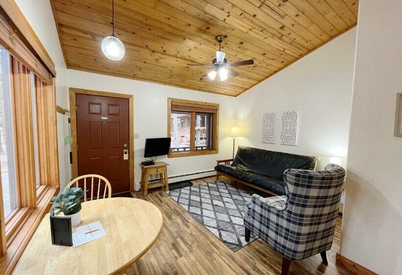 مبيت وإفطار Columbine B Cabin Suite