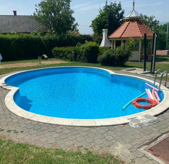 Bed and Breakfast Global Apartmanház