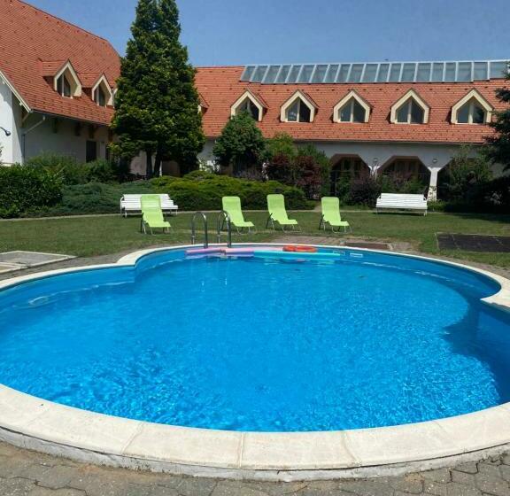 Bed and Breakfast Global Apartmanház