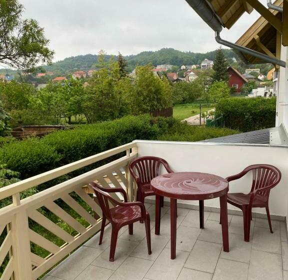 Bed and Breakfast Global Apartmanház