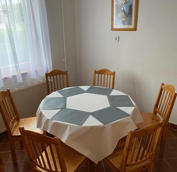 Bed and Breakfast Global Apartmanház