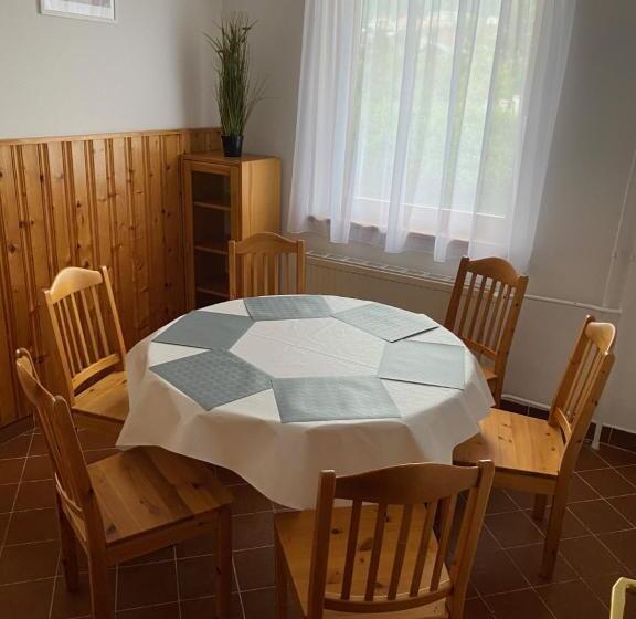 Bed and Breakfast Global Apartmanház