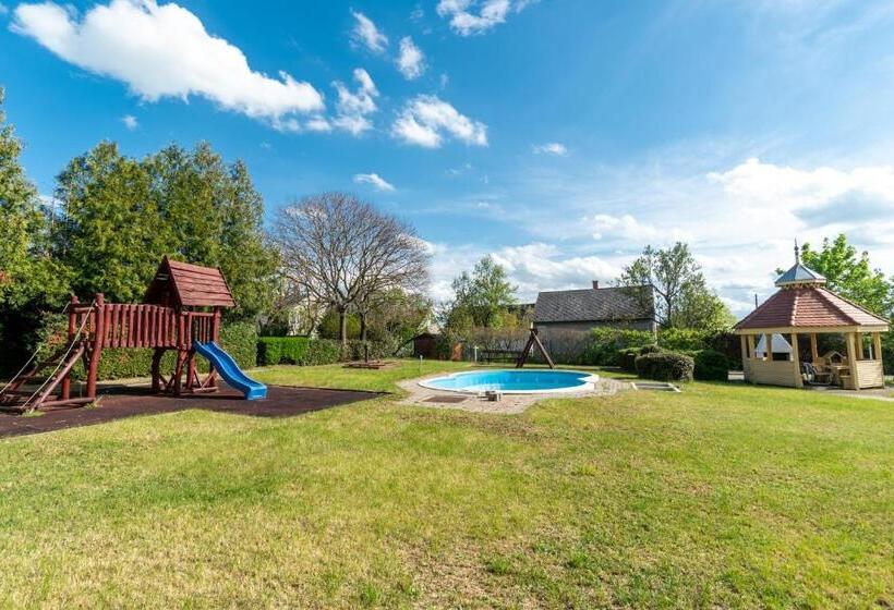 Bed and Breakfast Global Apartmanház