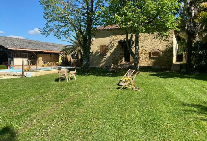 Bed and Breakfast Maison Lacourrège