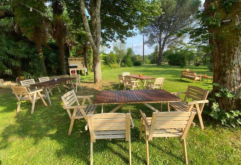 Bed and Breakfast Maison Lacourrège