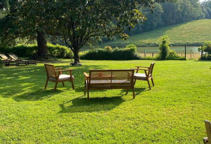 ベッドアンドブレックファースト Maison Lacourrège