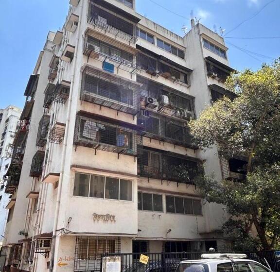 בית מלון כפרי Plaza Rooms   Prabhadevi Dadar