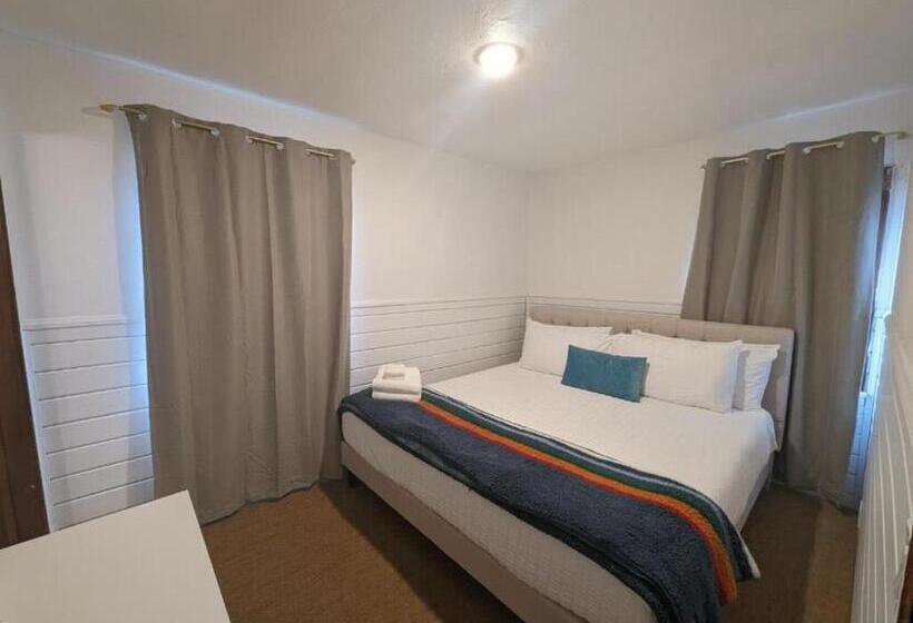 ホテル Three Pines Cabins