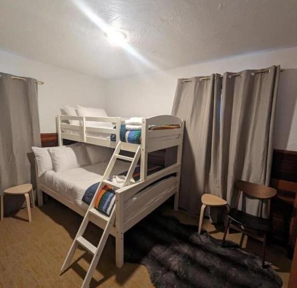 ホテル Three Pines Cabins