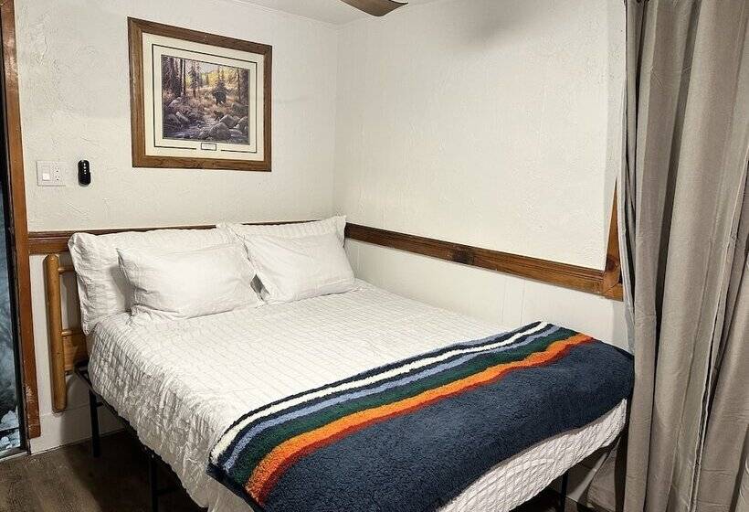 ホテル Three Pines Cabins