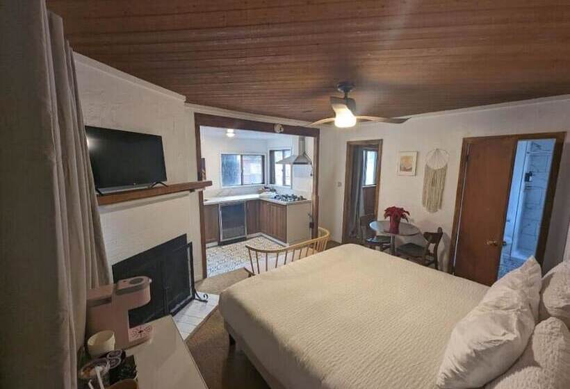 ホテル Three Pines Cabins