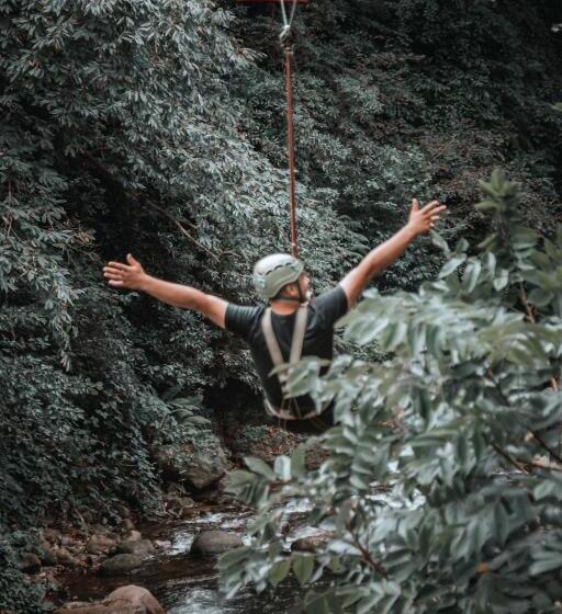 پانسیون Park Cottage Mtirala National Park