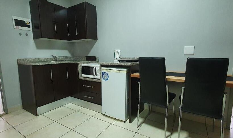 بنسيون Siesta Guest House