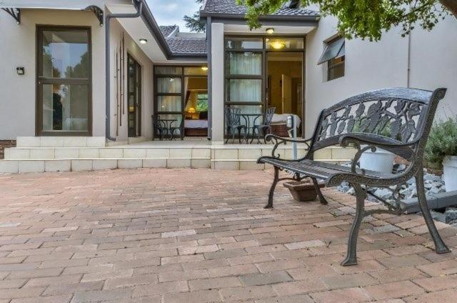 פנסיון Siesta Guest House