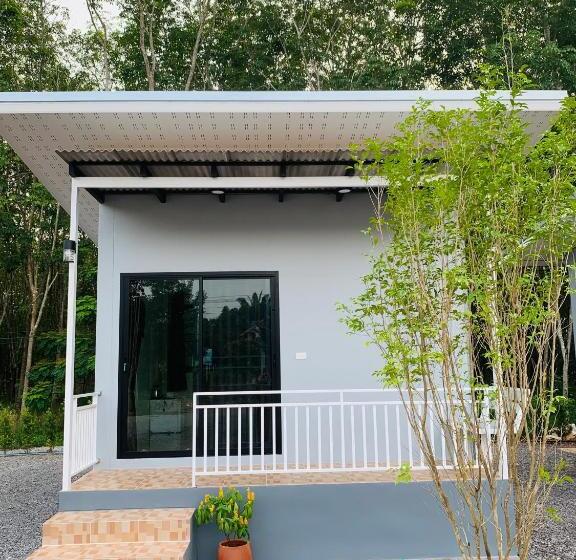 Pensione Suanvadee Resort สวนวดี รีสอร์ท