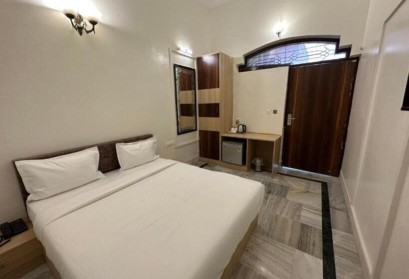 بنسيون The Orchard House   A Boutique