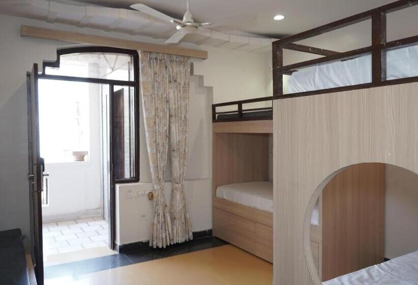 Пансион The Orchard House A Boutique