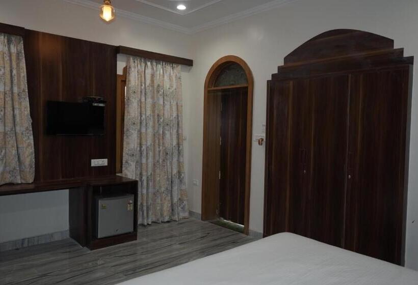 Пансион The Orchard House A Boutique