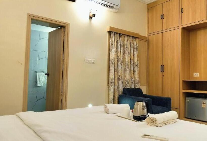 Пансион The Orchard House A Boutique