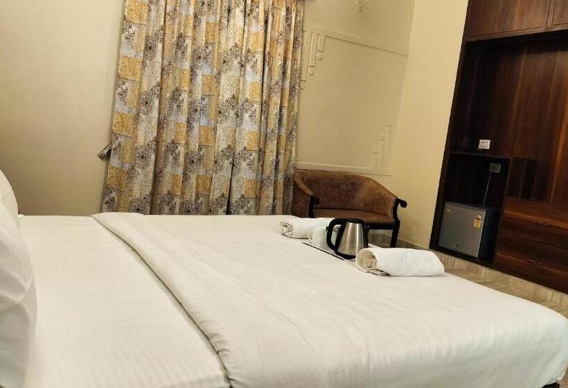 Пансион The Orchard House A Boutique