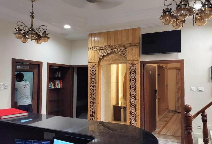 Пансион The Orchard House A Boutique