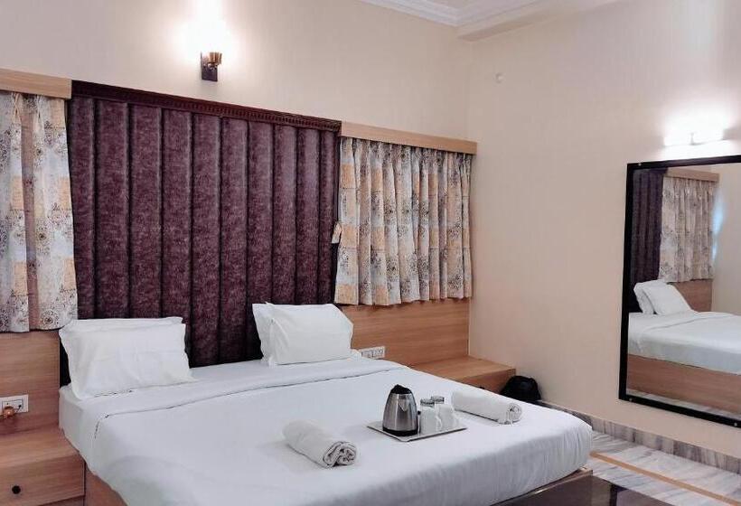 Пансион The Orchard House A Boutique