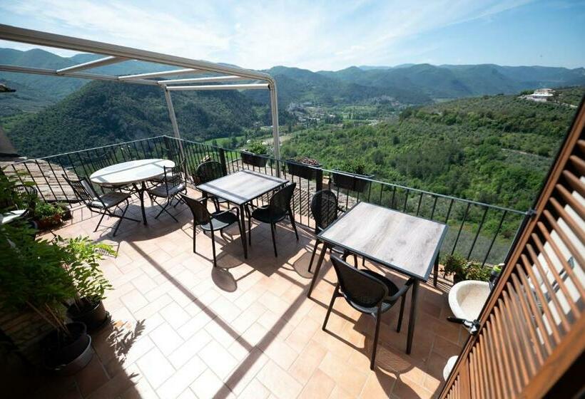 הוסטל Locanda Adriana