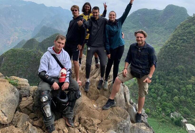 هاستل Nhi S House