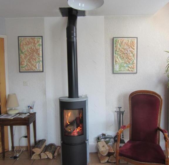 مبيت وإفطار Chez Cat Et Christophe , Chambre Calme Et Lumineuse Chez L Habitant Avec Vue