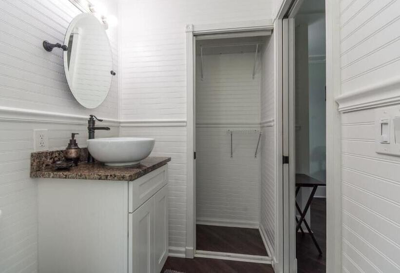 مبيت وإفطار Depot Village