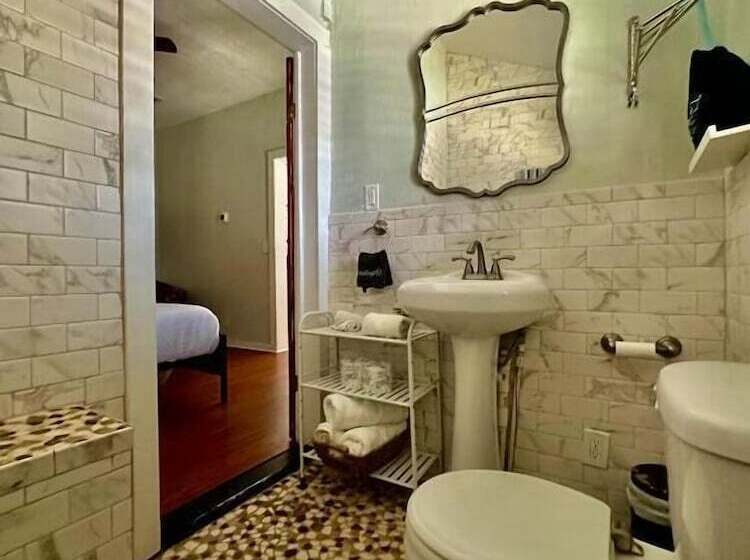 مبيت وإفطار Depot Village