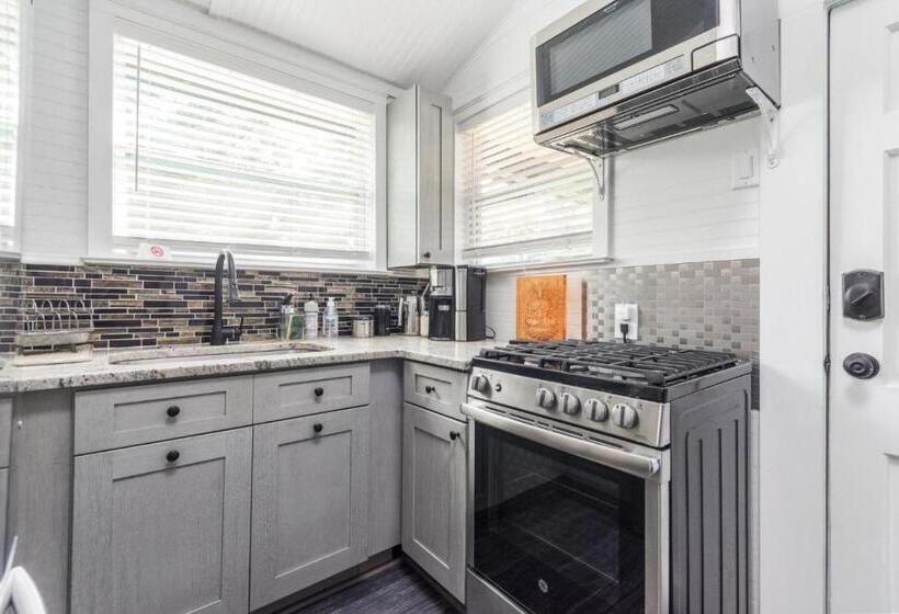 مبيت وإفطار Depot Village