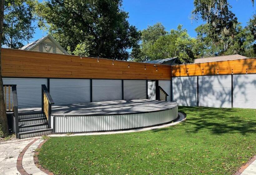 مبيت وإفطار Depot Village