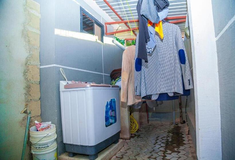 민박 Ellyn Executive Lodge