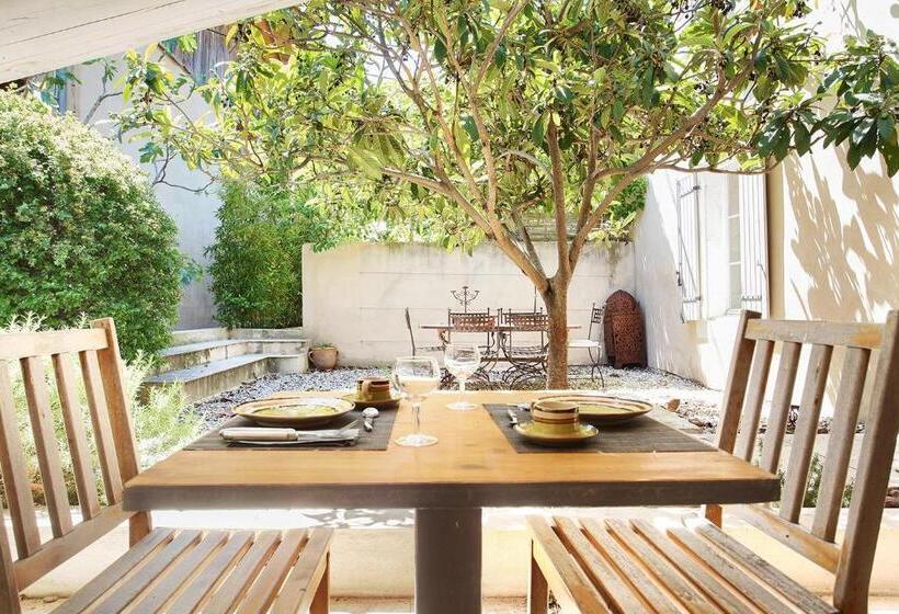 مبيت وإفطار Haras Saint Estève